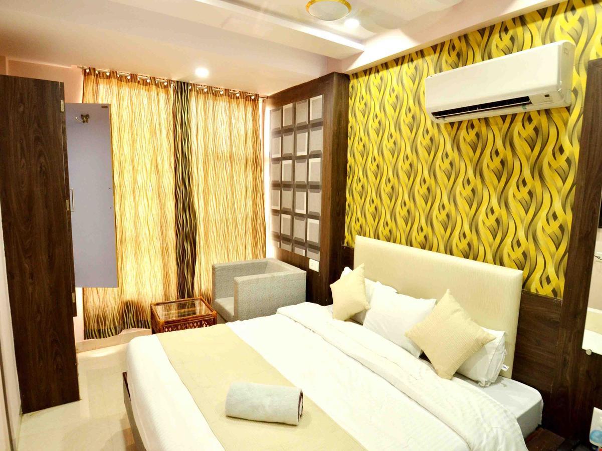 Oyo 2403 Hotel Aamantran Avenue Удджайн Экстерьер фото