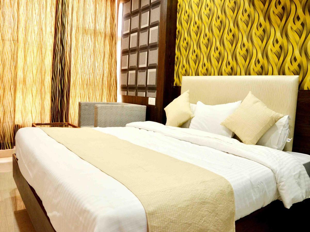 Oyo 2403 Hotel Aamantran Avenue Удджайн Экстерьер фото