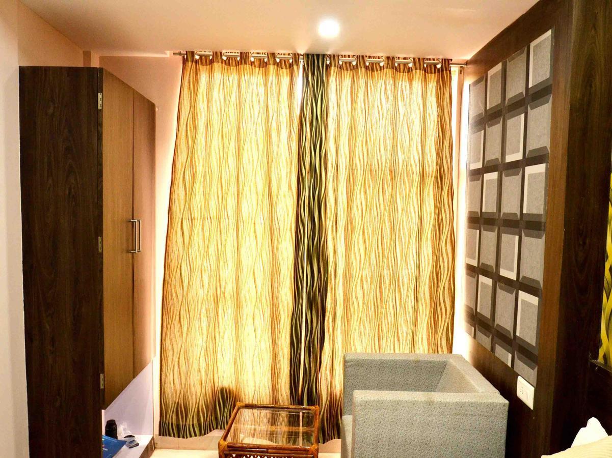 Oyo 2403 Hotel Aamantran Avenue Удджайн Экстерьер фото