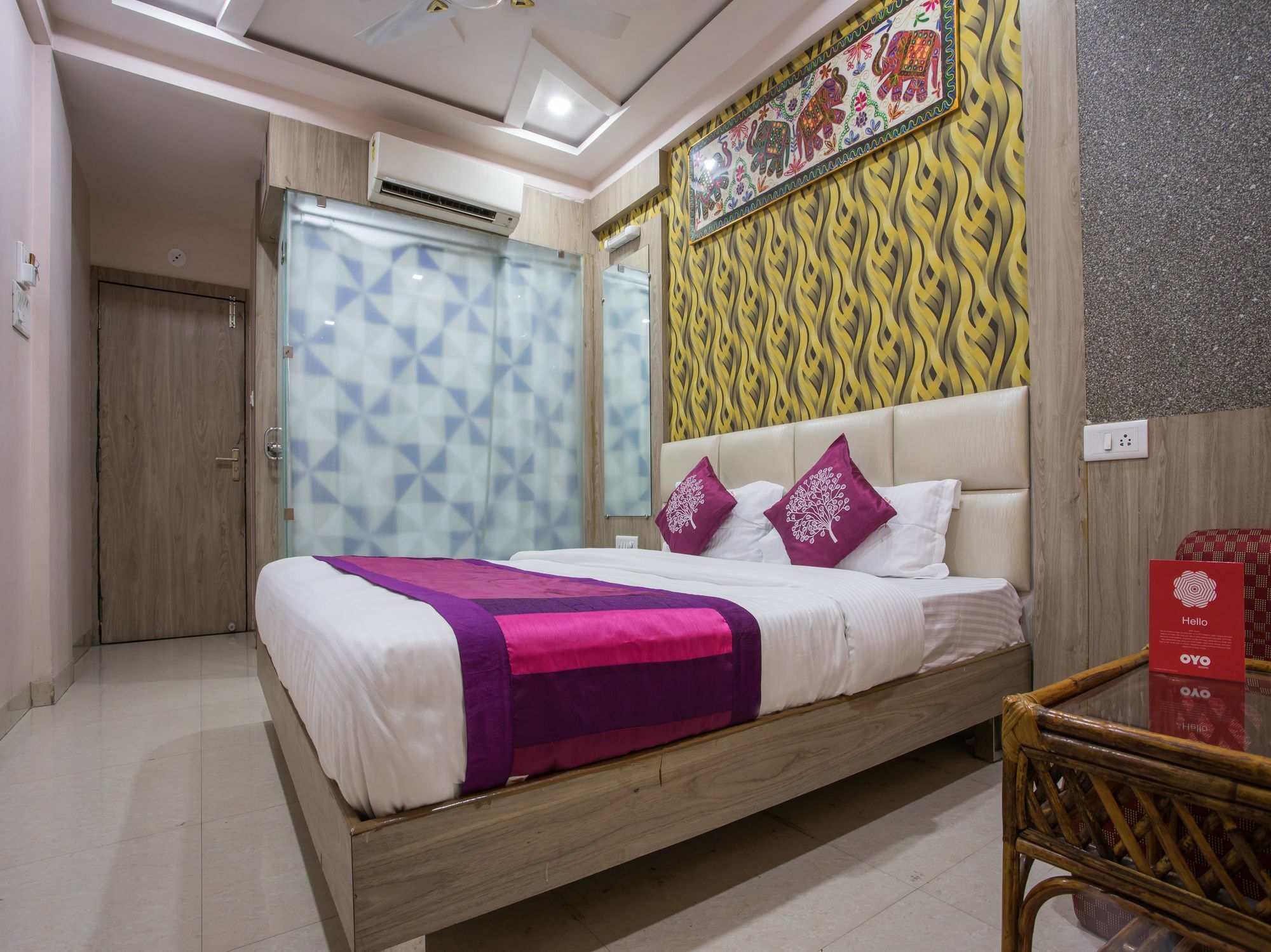 Oyo 2403 Hotel Aamantran Avenue Удджайн Экстерьер фото